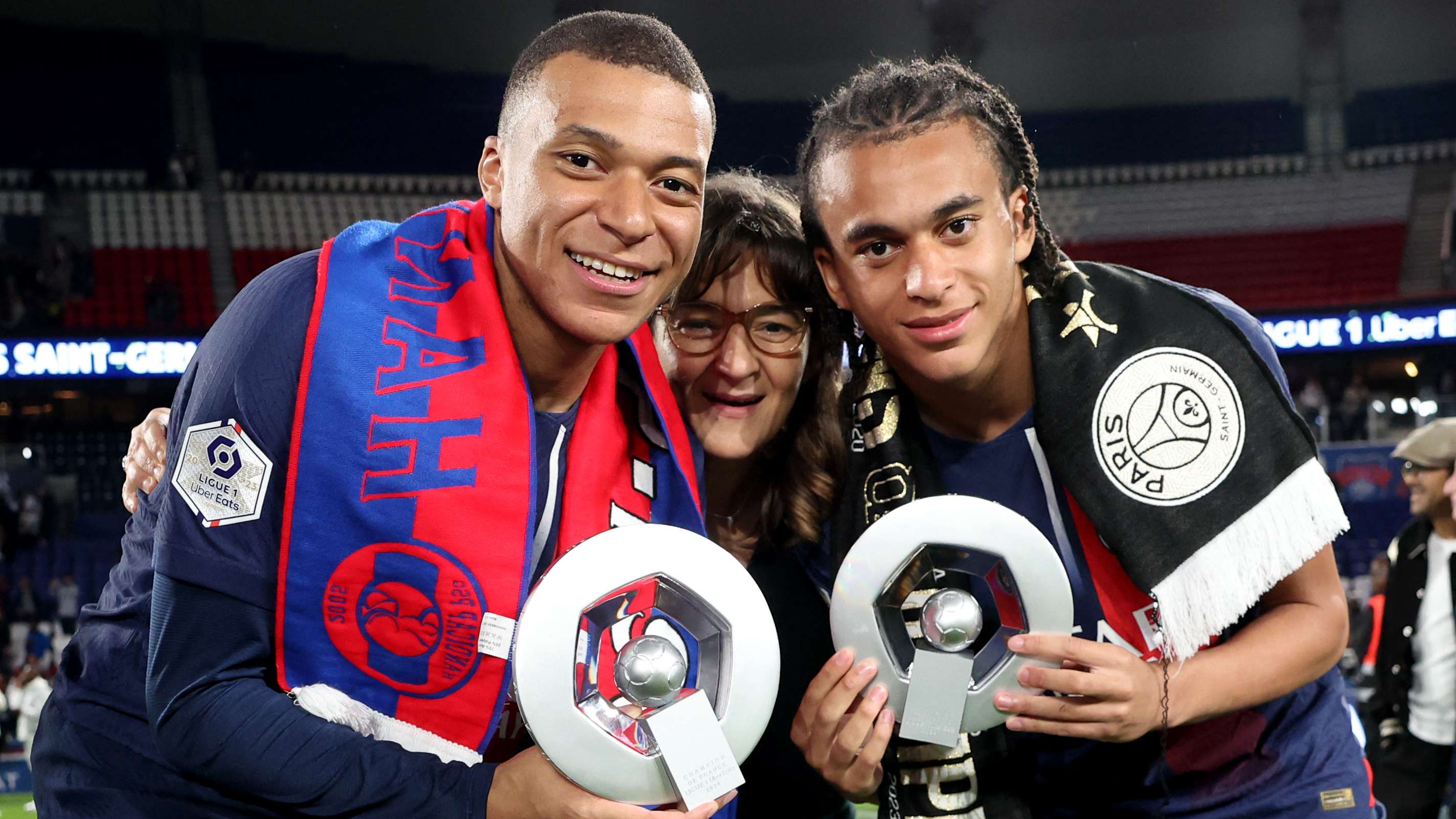 上更是大放 上更是大放